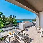 Lumine - - Zadar *