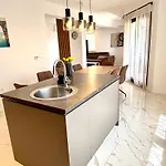 Lumine - - Zadar *