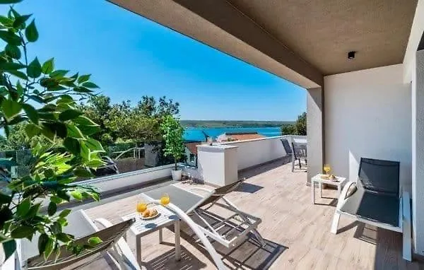 Lumine - - Zadar *